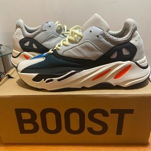 Yeezy 700 wave runner